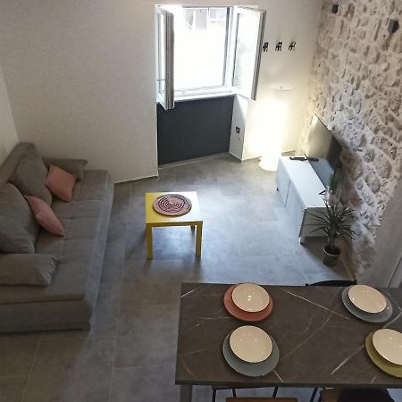 Appartamento Grannyanny Šibenik Esterno foto