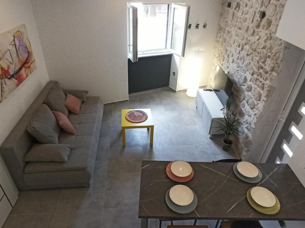 Appartamento Grannyanny Šibenik Esterno foto