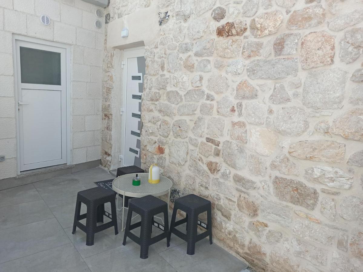Appartamento Grannyanny Šibenik Esterno foto